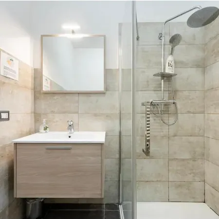 Bed & Breakfast Es - Essential Solution & Emotion Stories *