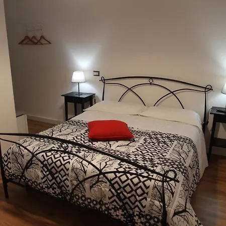 Es - Essential Solution&emotion Stories Bed & Breakfast