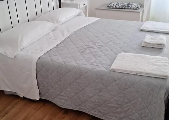 Es - Essential Solution&emotion Stories Bed & Breakfast Verona