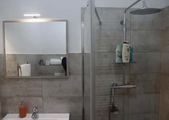 Bed & Breakfast Es - Essential Solution&emotion Stories Verona