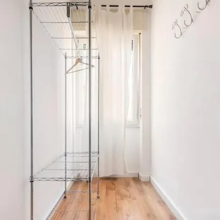 Es - Essential Solution & Emotion Stories