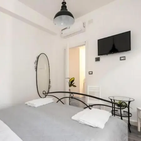 Bed & Breakfast Es - Essential Solution&emotion Stories