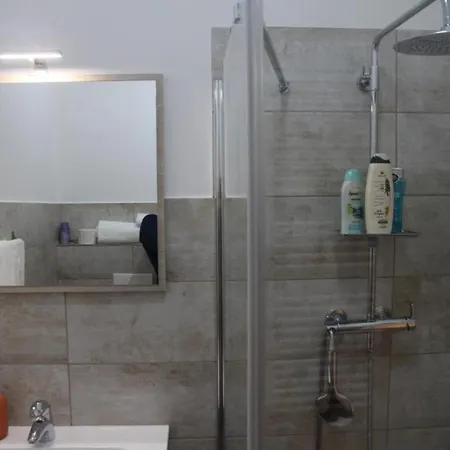 Bed & Breakfast Es - Essential Solution&emotion Stories Verona