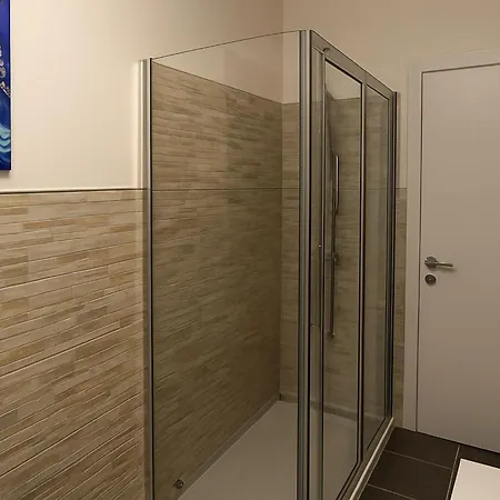 Es - Essential Solution&emotion Stories Bed & Breakfast Verona