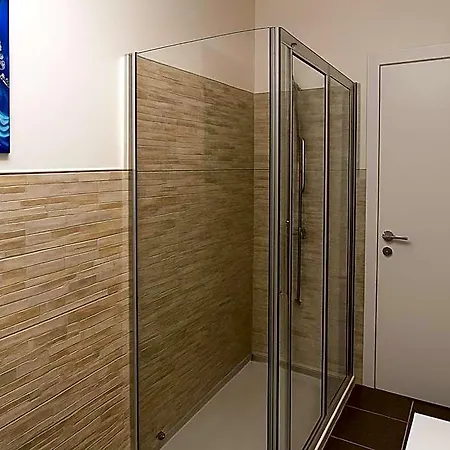 Es - Essential Solution&emotion Stories Bed & Breakfast Verona