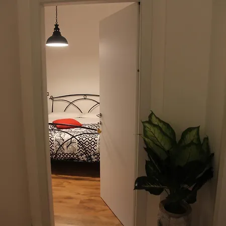 Bed & Breakfast Es - Essential Solution & Emotion Stories