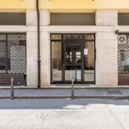 Es - Essential Solution & Emotion Stories ורונה