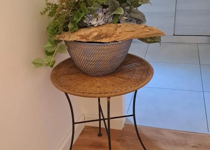 Es - Essential Solution & Emotion Stories فندق مبيت وإفطار